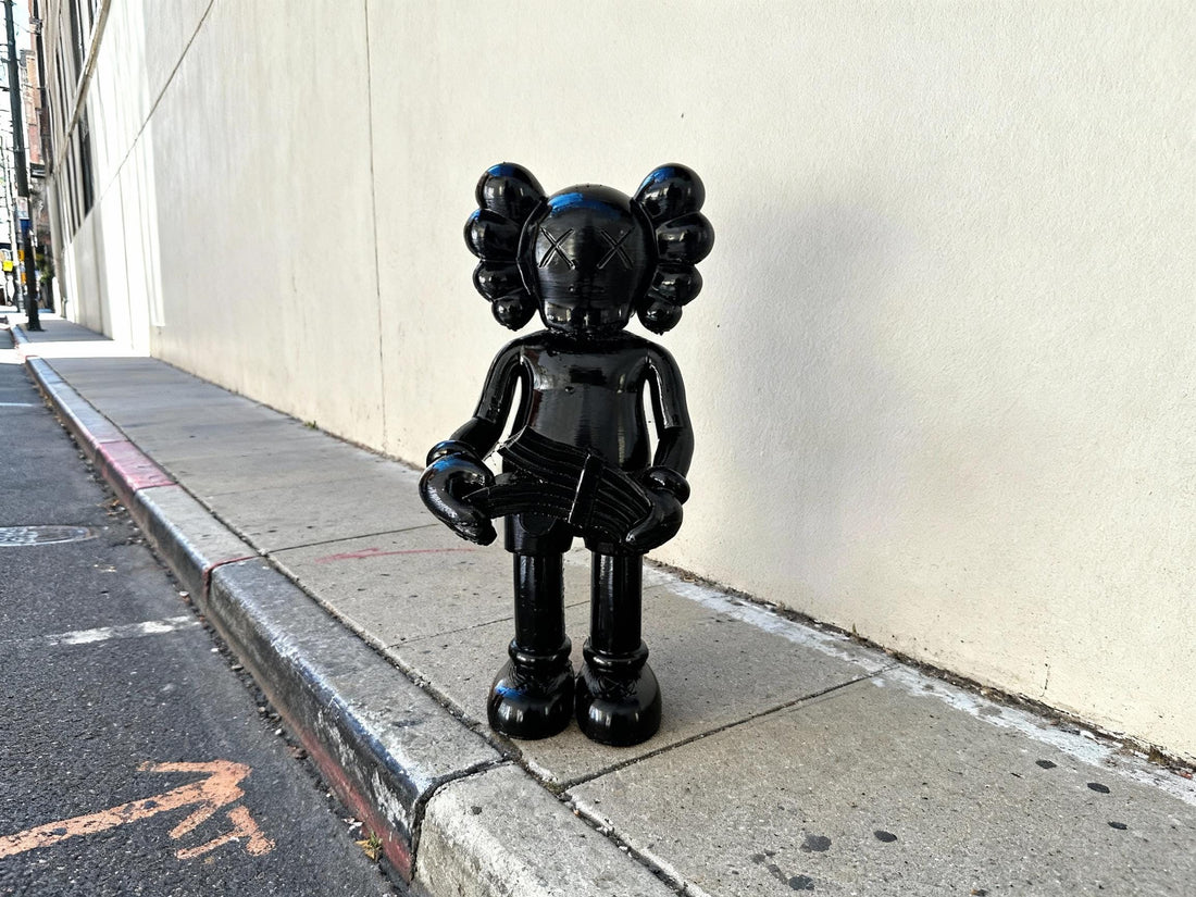 3 FT KAWS-Style Money Counting Figurine– Black Luxury